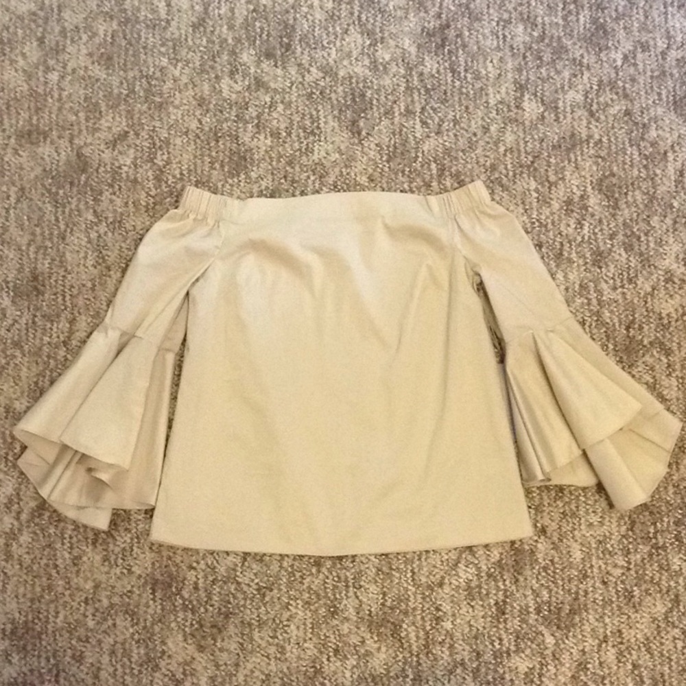 NWT Jennifer Lopez Off-the-shoulder Top
